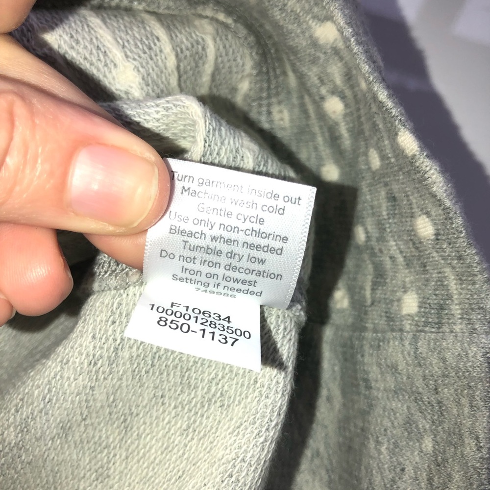 SOLD Adorned Sweatshirt size Medium - Picture 5 of 6